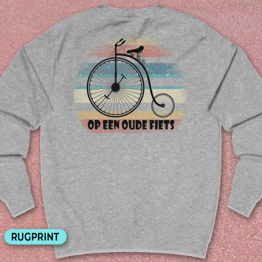 Op een oude fiets rugprint Sweater
