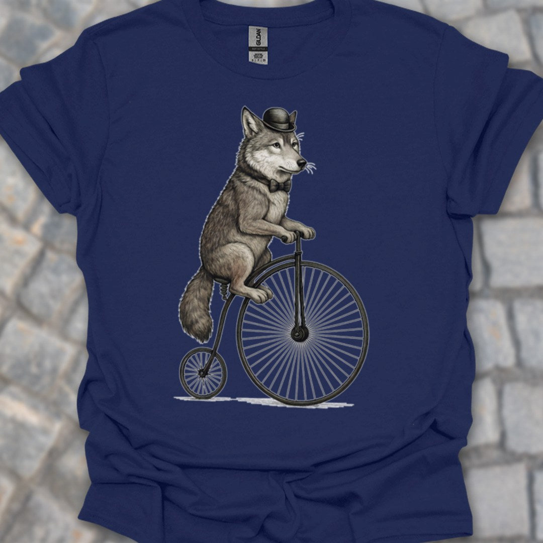 Wolf op antieke fiets T‑Shirt