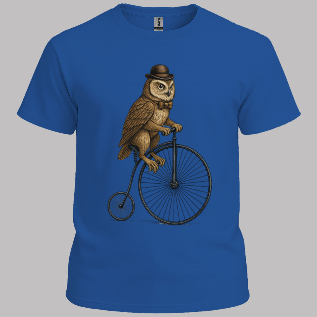 Uil op antieke fiets T‑Shirt