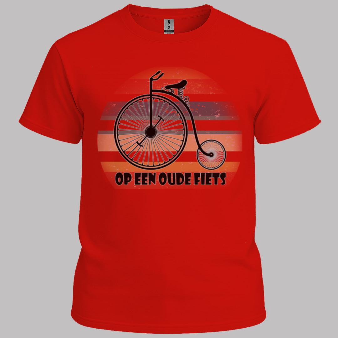 Op een oude fiets T‑Shirt