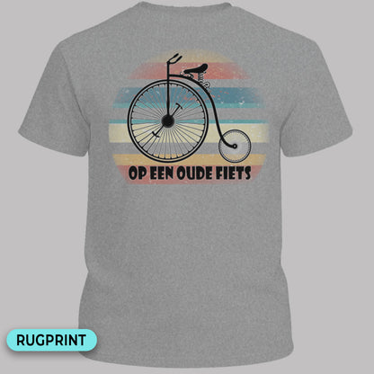 Op een oude fiets rugprint T‑Shirt