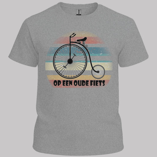 Op een oude fiets T‑Shirt