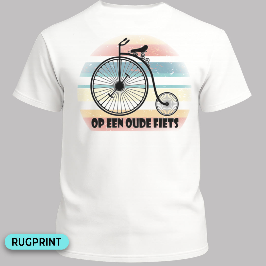 Op een oude fiets rugprint T‑Shirt