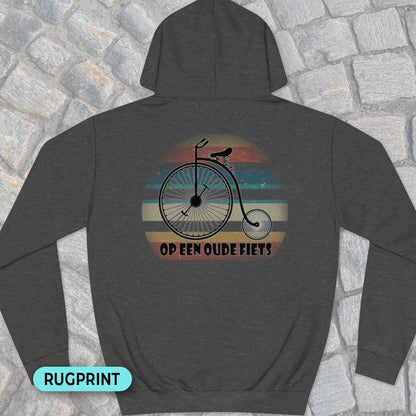Op een oude fiets rugprint Hoodie