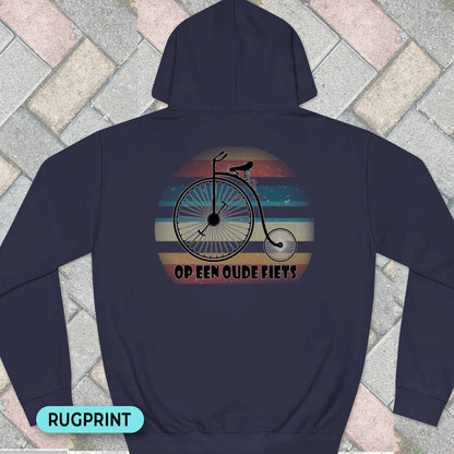 Op een oude fiets rugprint Hoodie
