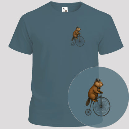 Bever op antieke fiets T‑Shirt