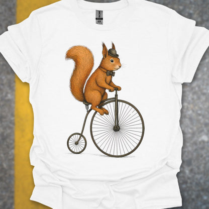 Eekhoorn op antieke fiets T‑Shirt