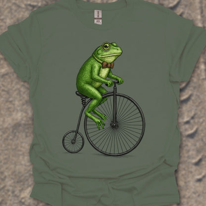 Kikker op antieke fiets T‑Shirt