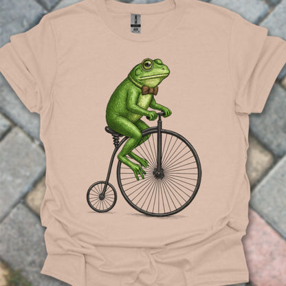 Kikker op antieke fiets T‑Shirt