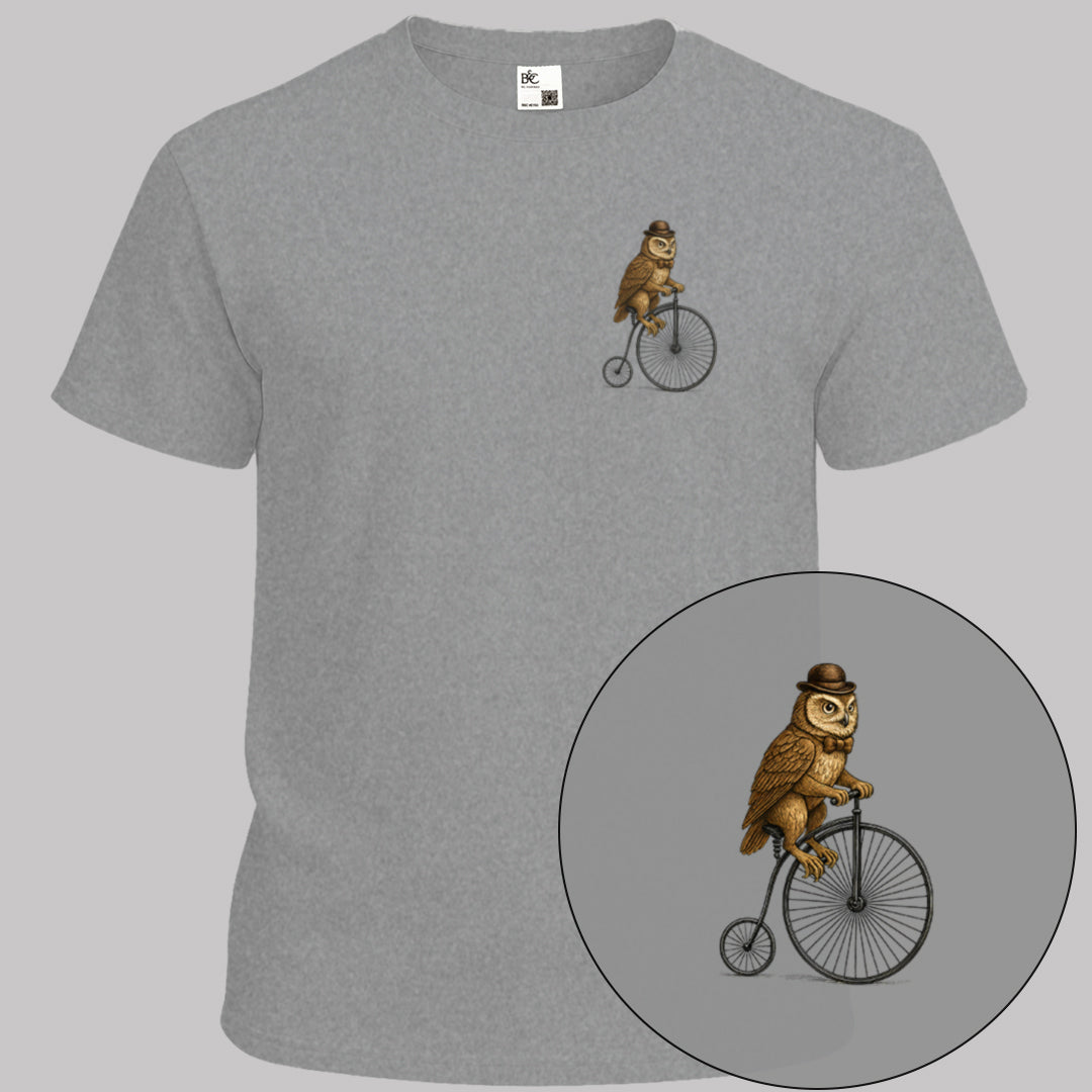 Uil op antieke fiets T‑Shirt